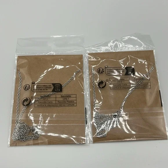 NWT Taylor Swift 2pack Reputation & RED Silver Tone Necklace Swifties in Giftbag - Picture 6 of 9